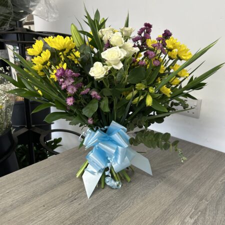 small-yellow-and-white-spring-bouquet