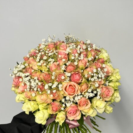 deluxe-unique-light-pink-roses-bouquet