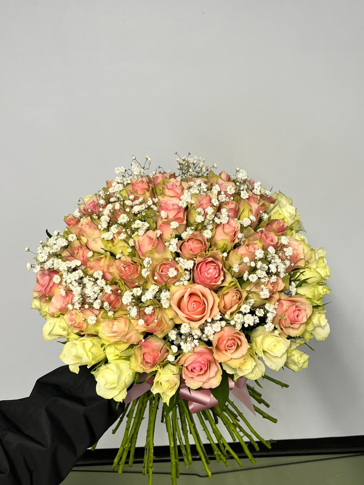 Unique Pink Roses Deluxe Unique Light Pink Roses Bouquet - Pets & Gardens
